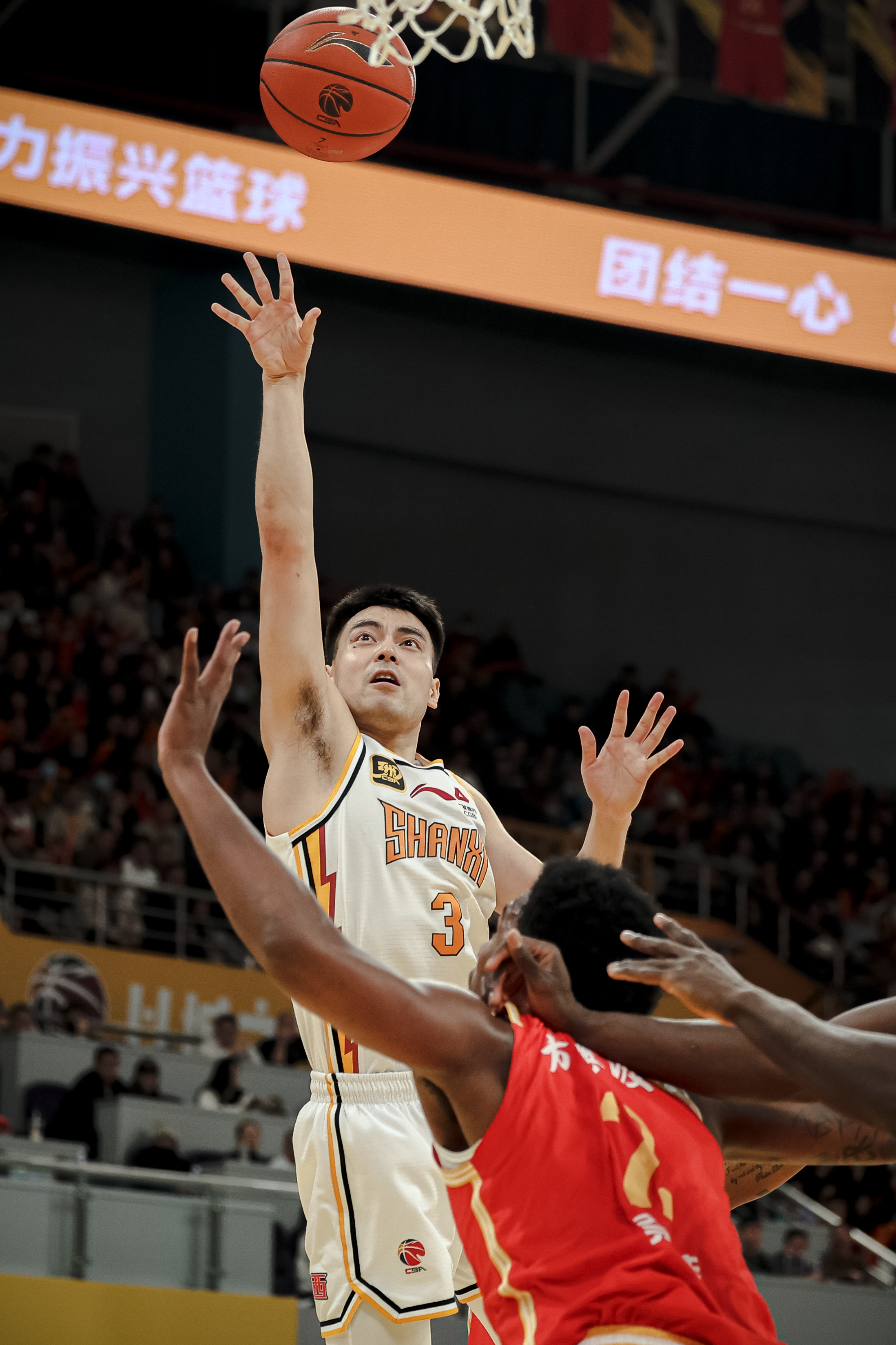 九游官网下载-关于不甘示弱！球员绝地反击，力争胜利的信息