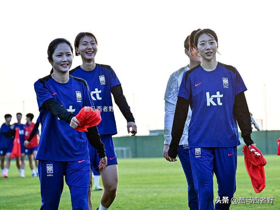 韩国女足展现团队力量，应对困难取得胜利